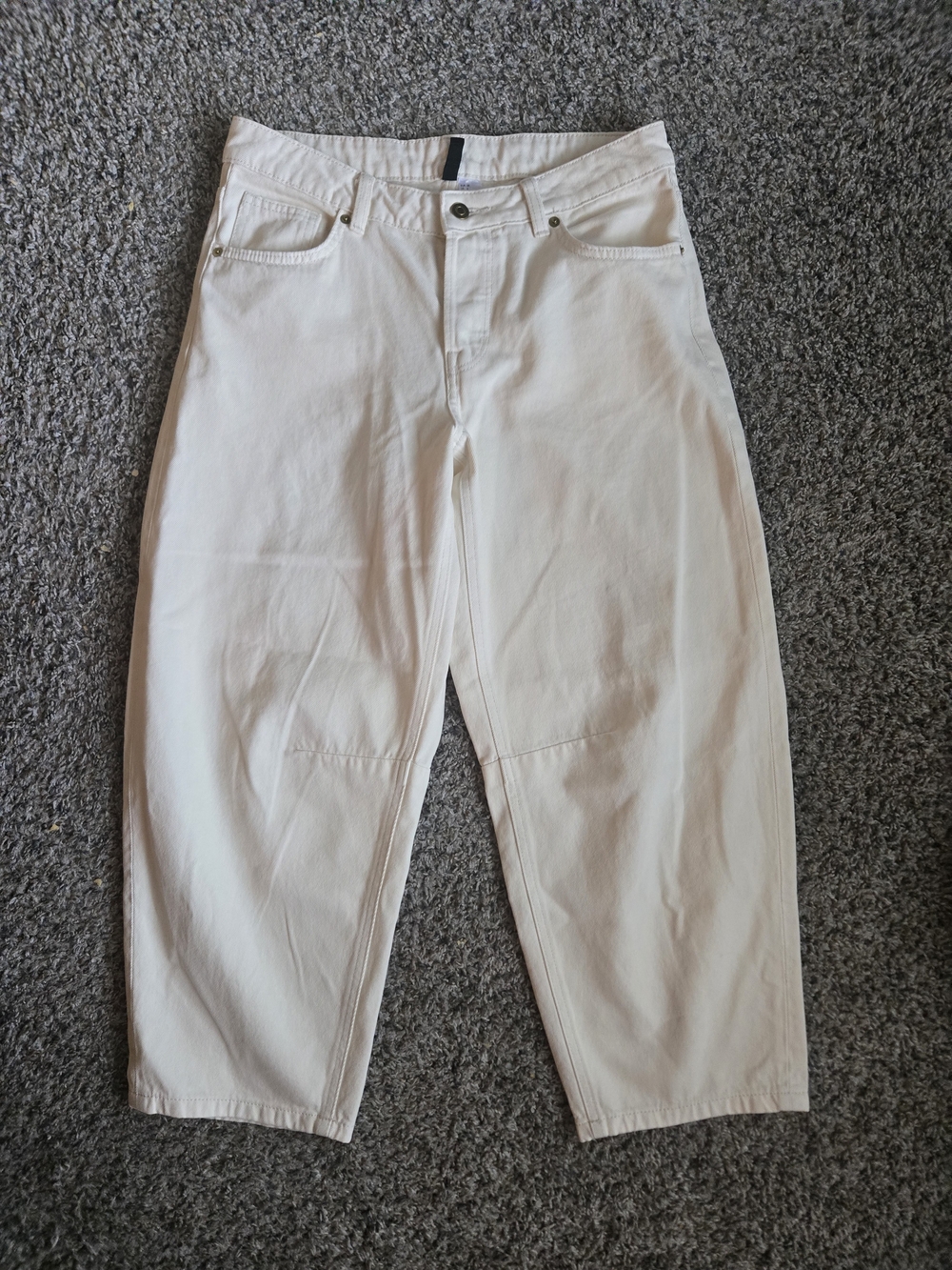 White Barrel Leg Jeans Size 6